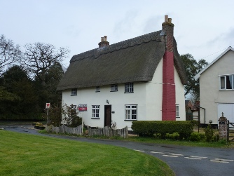 Thatched cottage in Caston