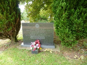 Memorial to the 448th Bomb Group USAF