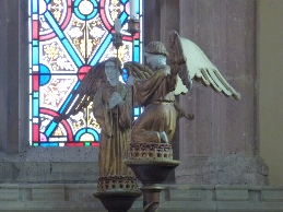 Statues in Foulsham Church. 