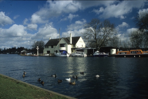 The River Bure in Horning.